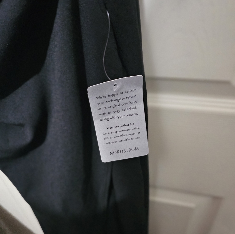 Dress - Picture 3 of 4